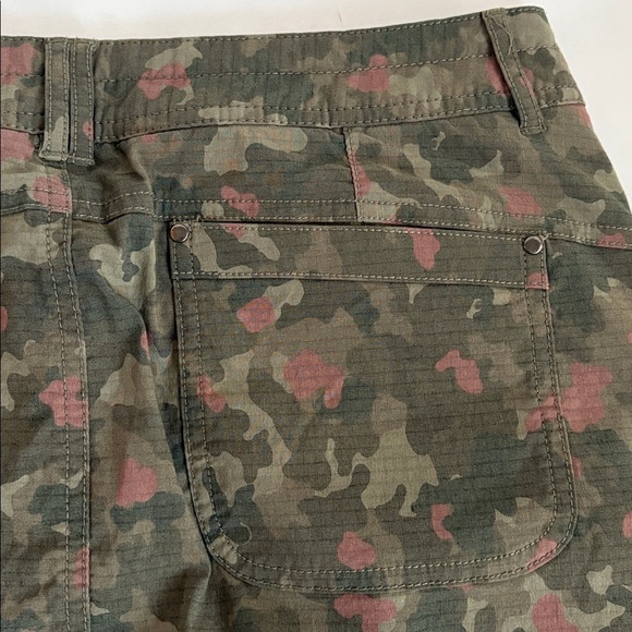 Title Nine Big B Skort Wailea Camo green pink zip close pockets boy short lined - Picture 13 of 16